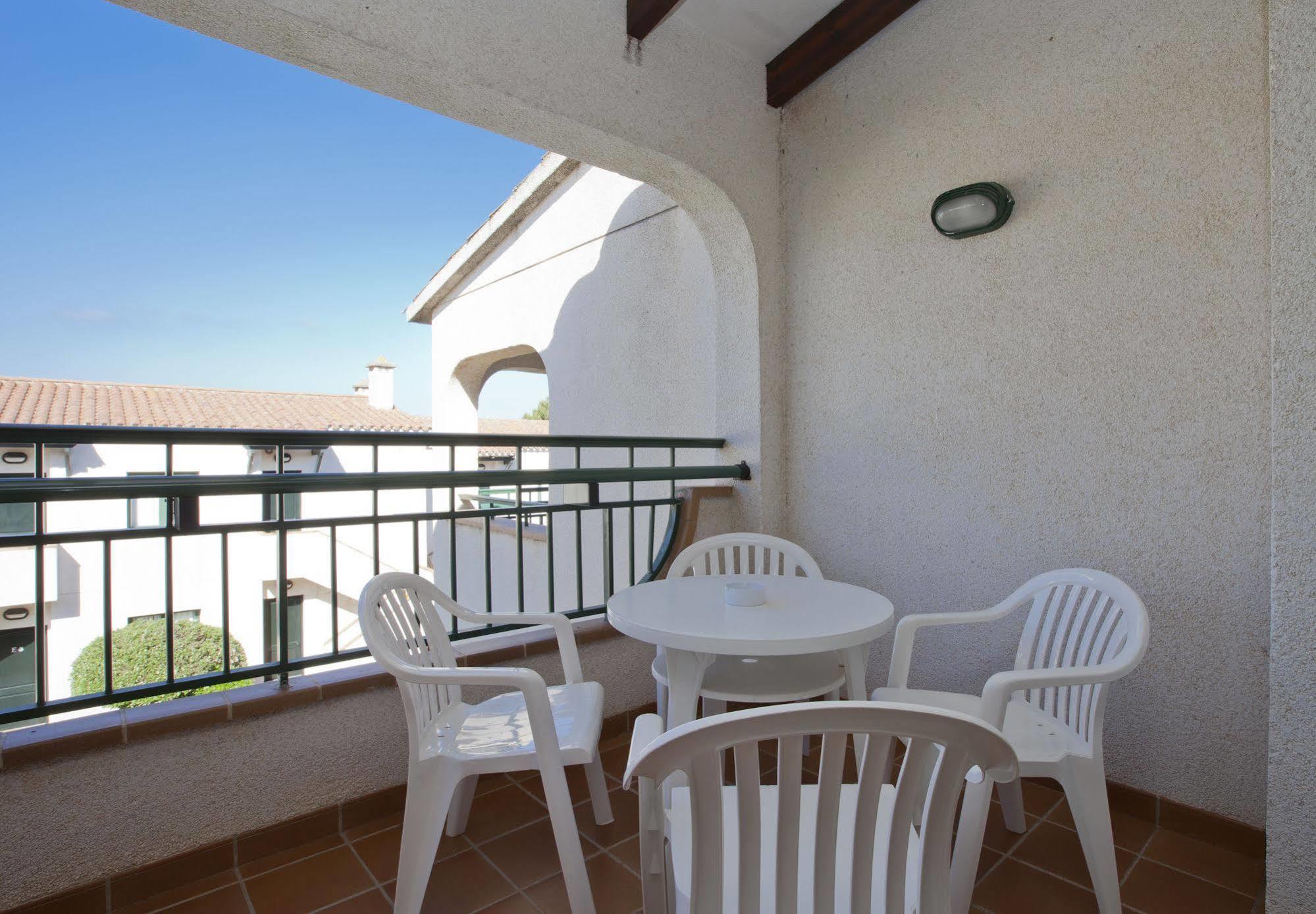 Son Bou Apartments Buitenkant foto
